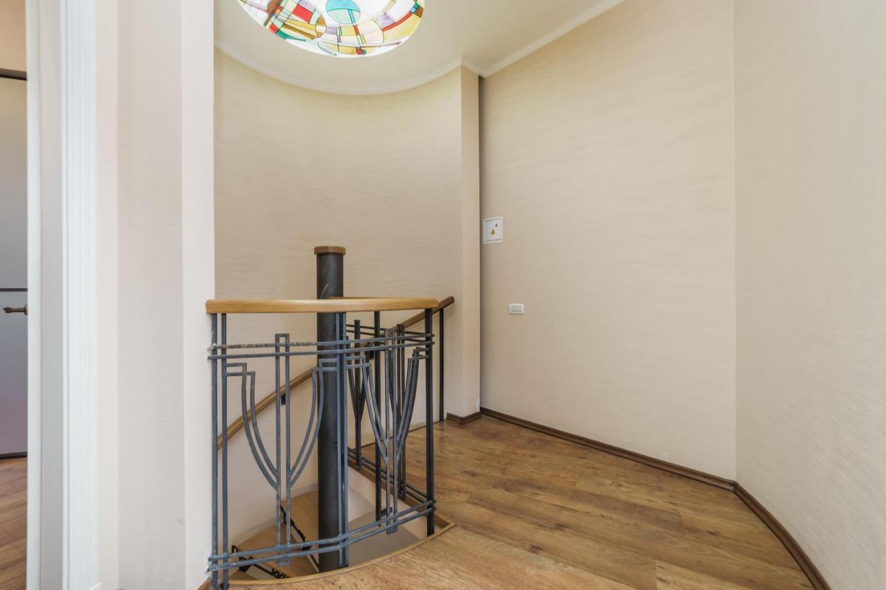 Katerynyska 2 Level Apartment With Sauna Odessa Exterior foto