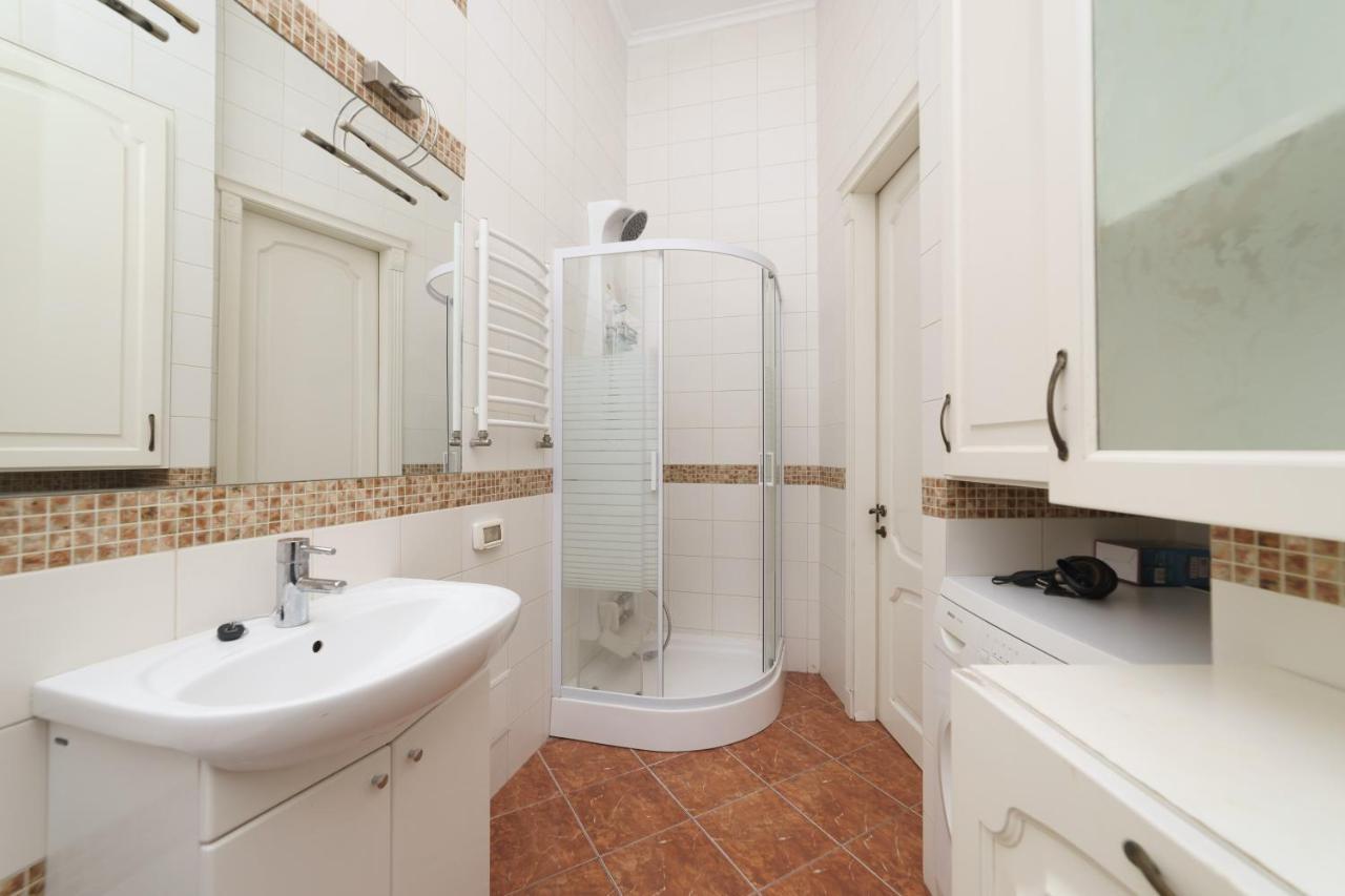 Katerynyska 2 Level Apartment With Sauna Odessa Exterior foto
